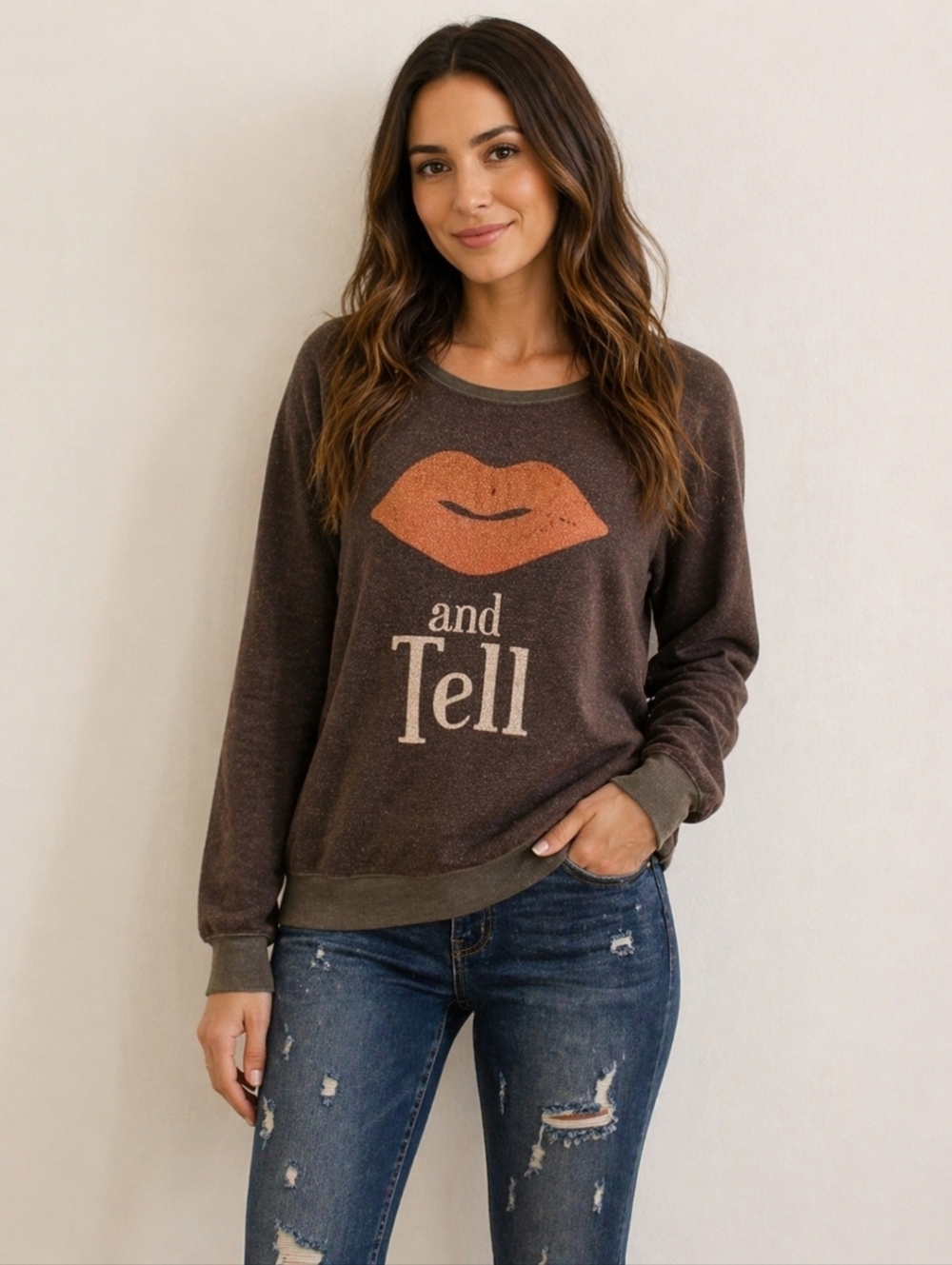 ✅️ Wildfox Kiss And Tell Distressed Crewneck Pullover Sweatshirt Size Small